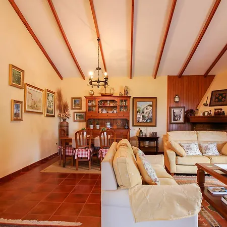 Oaks Villa *